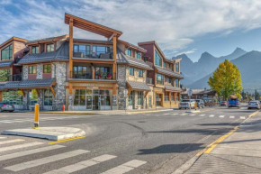 Rundle Rise - Spacious Condo Steps from Main Street